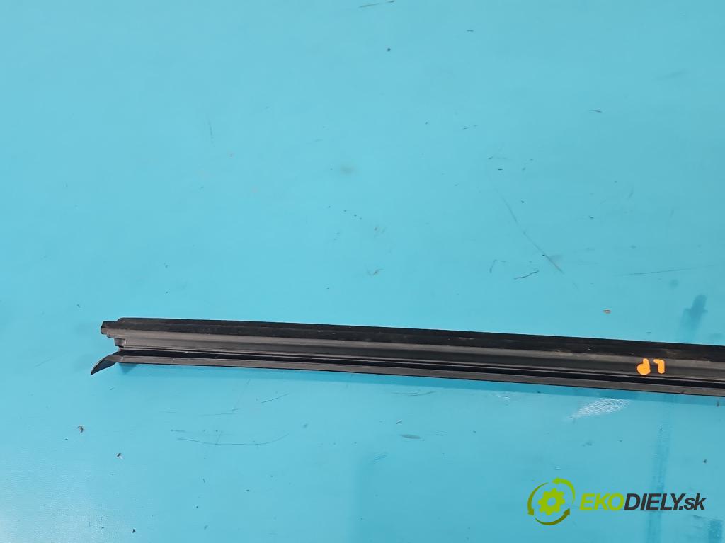 Volvo S90 II 2016- 2.0 T 320KM automatic 235 kW 1969 cm3 4- lišta dveře přední levé 31848303