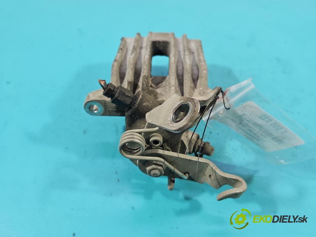 Audi A3 8P 2003-2012 2.0 tdi 140 HP manual 103 kW 1968 cm3 5- brzdič zadné pravý  (Kľučka dverí ostatné)