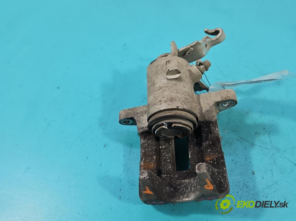 Audi A3 8P 2003-2012 2.0 tdi 140 HP manual 103 kW 1968 cm3 5- brzdič zadné pravý  (Kľučka dverí ostatné)