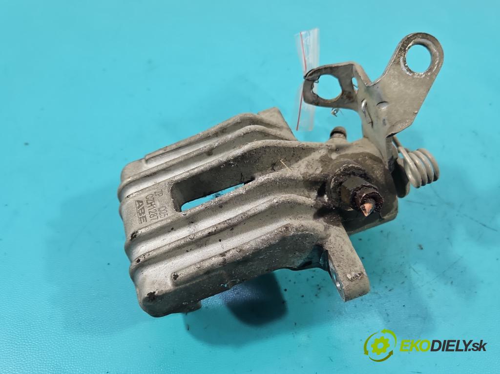 Audi A3 8P 2003-2012 2.0 tdi 140 HP manual 103 kW 1968 cm3 5- brzdič zadné pravý  (Kľučka dverí ostatné)