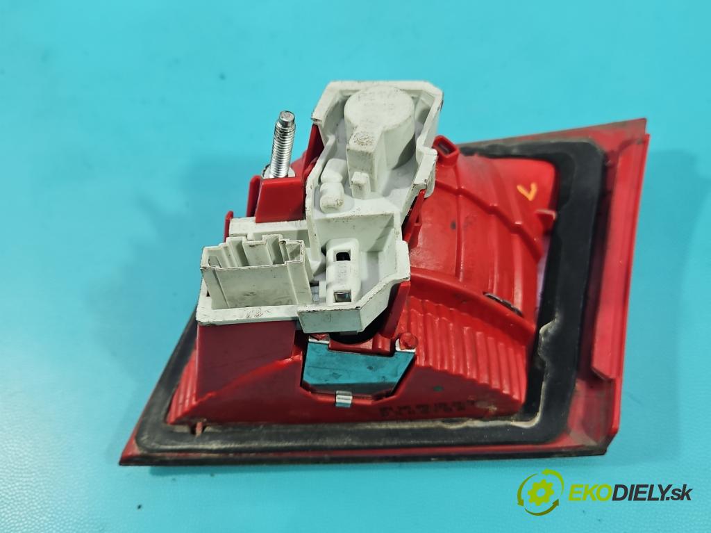 Audi A3 8P 2003-2012 2.0 tdi 140 HP manual 103 kW 1968 cm3 5- svetlo / reflektor zadné ľavé 8P4945093 (Kľučka dverí ostatné)