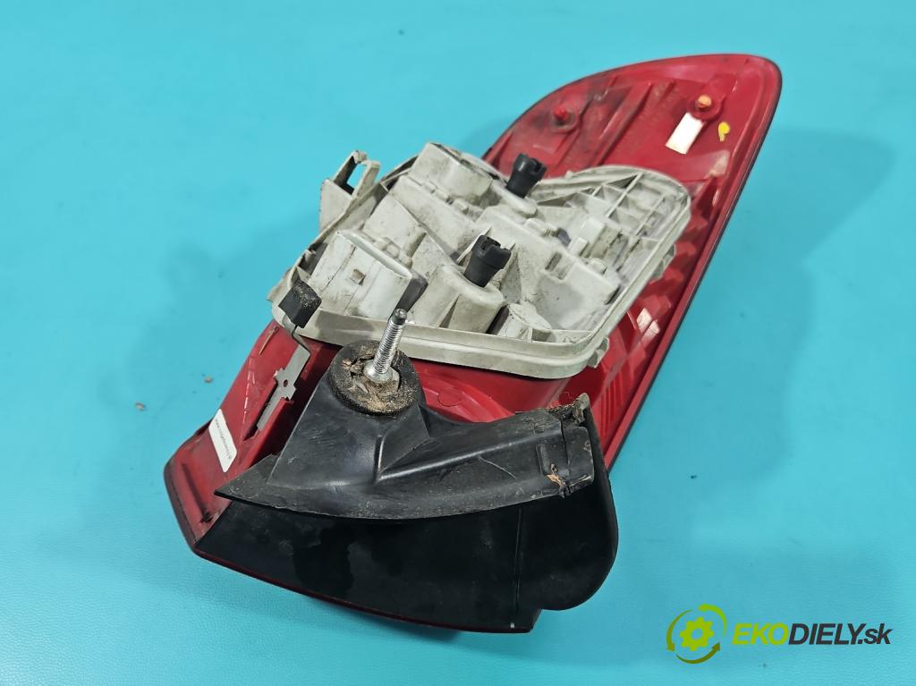 Audi A3 8P 2003-2012 2.0 tdi 140 HP manual 103 kW 1968 cm3 5- svetlo / reflektor zadné pravé 8P4945096 (Kľučka dverí ostatné)