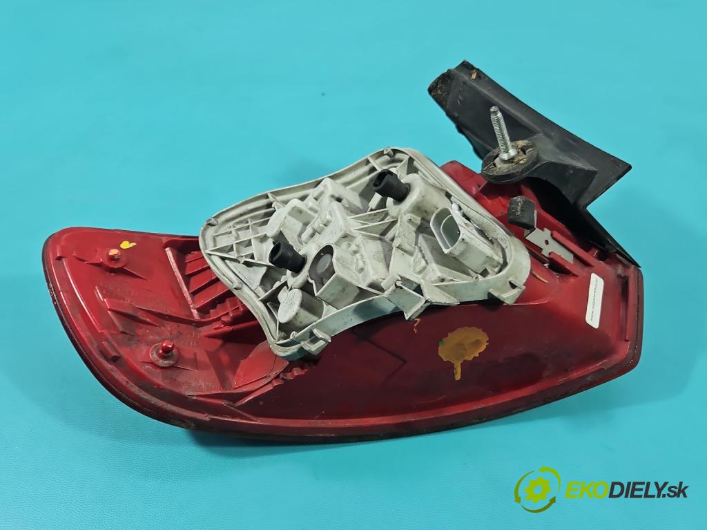 Audi A3 8P 2003-2012 2.0 tdi 140 HP manual 103 kW 1968 cm3 5- svetlo / reflektor zadné pravé 8P4945096 (Kľučka dverí ostatné)