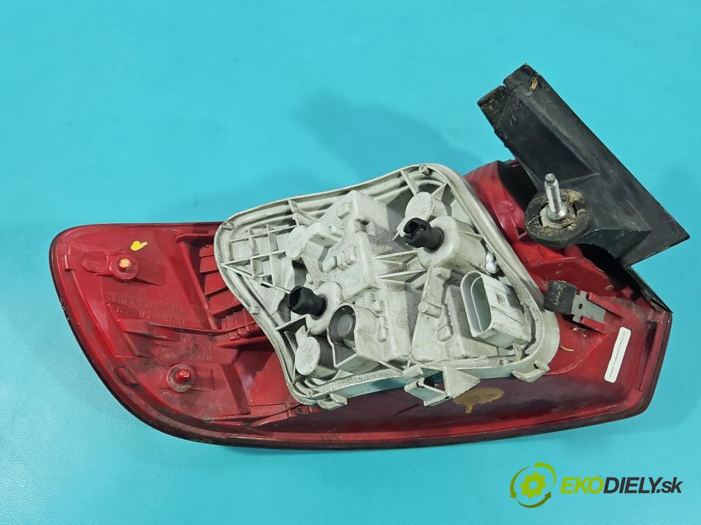 Audi A3 8P 2003-2012 2.0 tdi 140 HP manual 103 kW 1968 cm3 5- svetlo / reflektor zadné pravé 8P4945096 (Kľučka dverí ostatné)