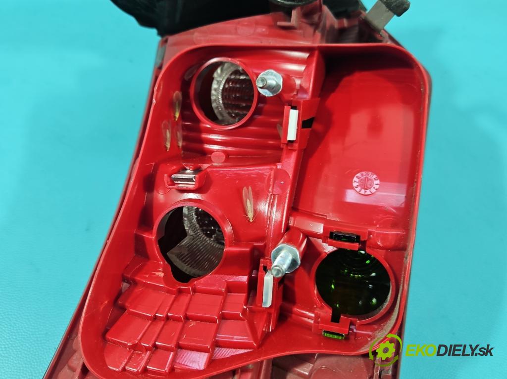 Audi A3 8P 2003-2012 2.0 tdi 140 HP manual 103 kW 1968 cm3 5- svetlo / reflektor zadné pravé 8P4945096 (Kľučka dverí ostatné)