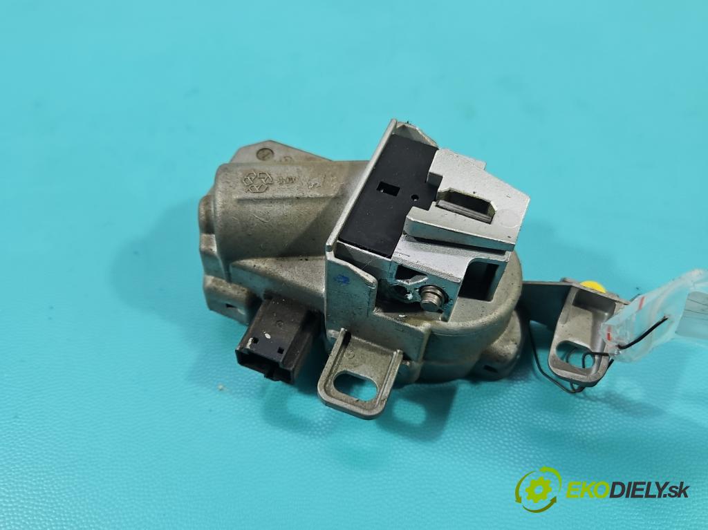 Volvo V50 2.0d 136 HP manual 100 kW 1997 cm3 5- Blokáda: řízení: 30680132 (Riadenie ostatné)