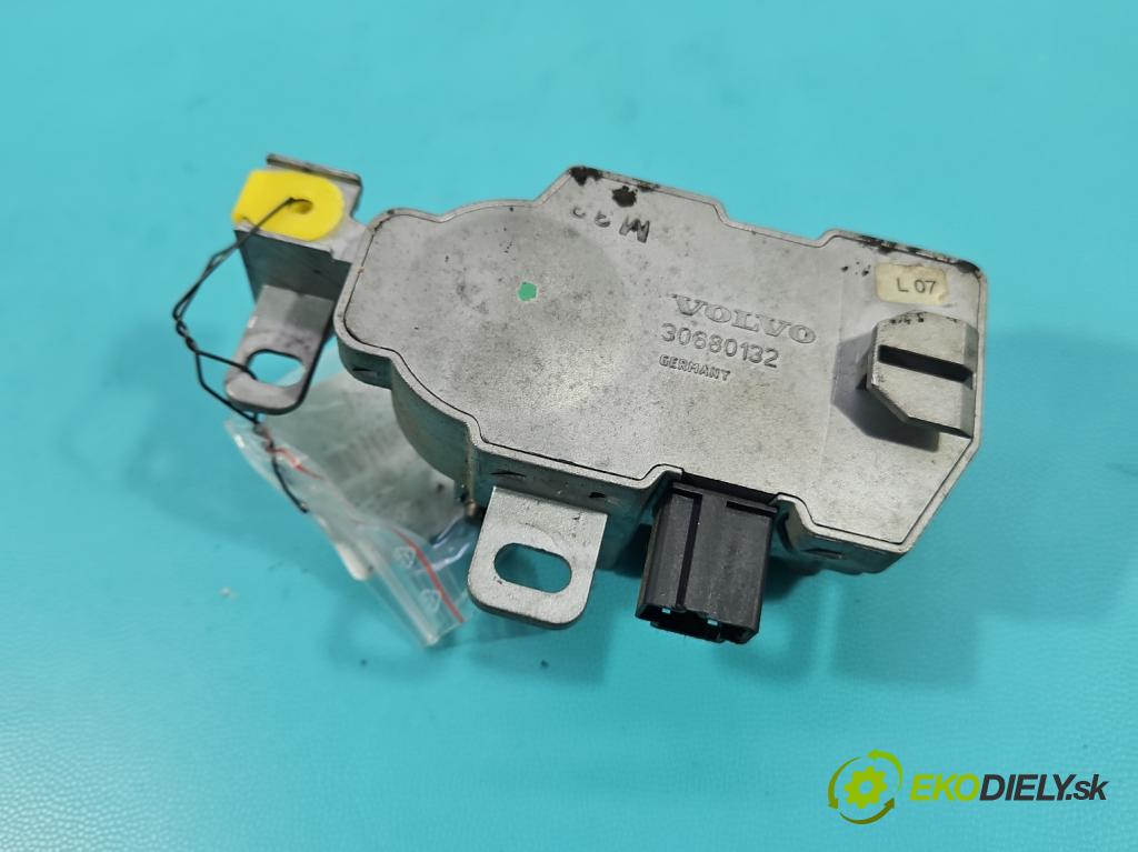 Volvo V50 2.0d 136 HP manual 100 kW 1997 cm3 5- Blokáda: řízení: 30680132 (Riadenie ostatné)