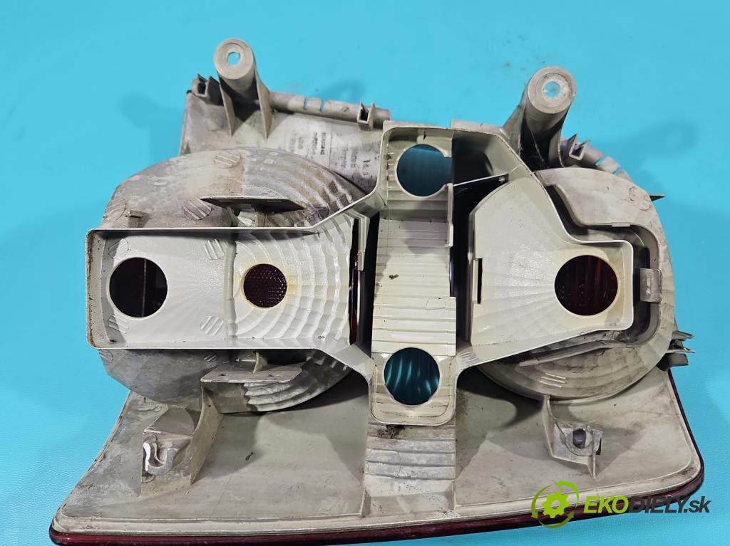 Vw Touran I 2003-2015 2.0 tdi 160 HP manual 118 kW 1968 cm3 5- svetlo / reflektor zadné pravé  (Kľučka dverí ostatné)