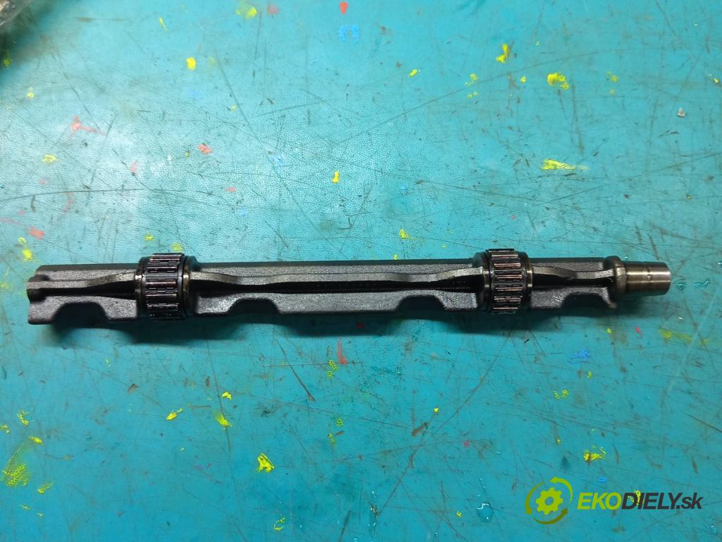 Land rover Discovery Sport 2014-2019 L550 2.0d 150 hp automatic 110 kW 1999 cm3 5- Váleček: vyvažovací G4D36A305BB