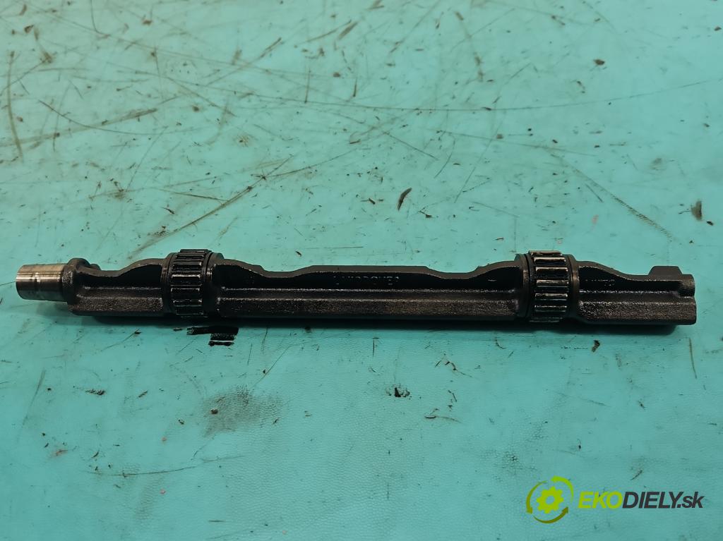 Land rover Discovery Sport 2014-2019 L550 2.0d 150 hp automatic 110 kW 1999 cm3 5- Váleček: vyvažovací G4D36A305BB