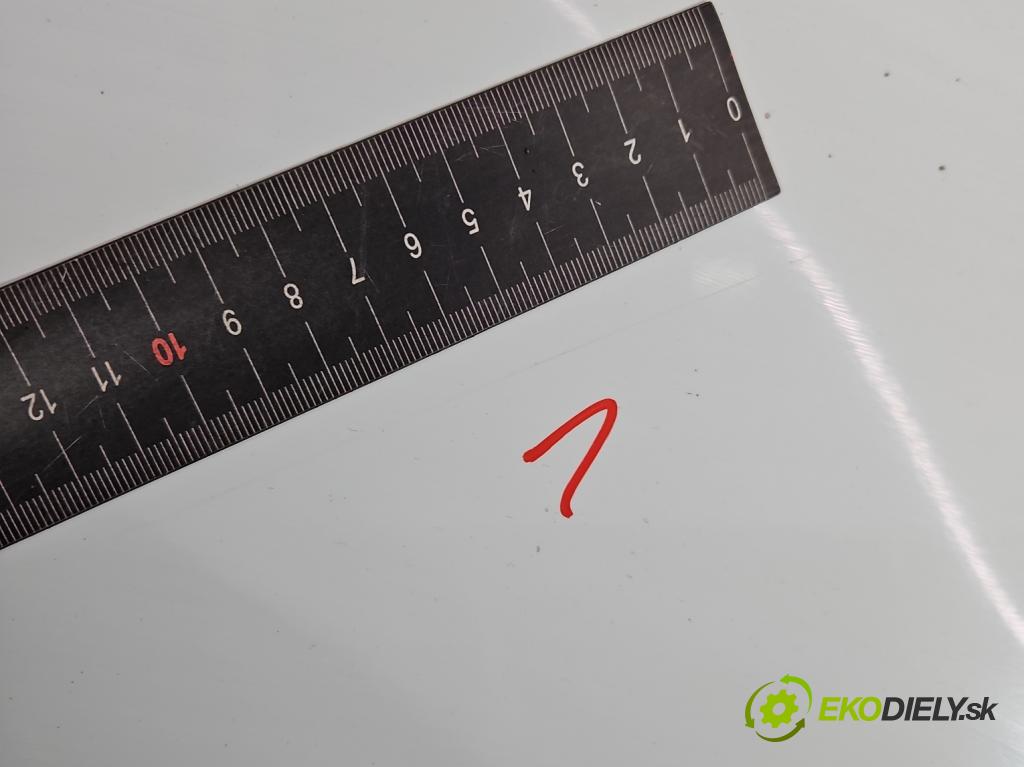 Kia Sportage III 2010-2015 2.0 crdi 136 HP automatic 100 kW 1995 cm3 5- blatník predné pravý  (Kľučka dverí ostatné)