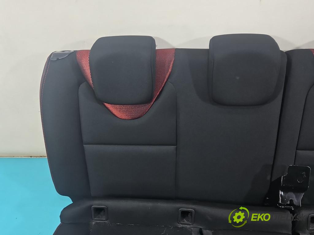 Renault Clio IV 2012-2020 1.2 16V 73 HP manual 54 kW 1149 cm3 5- Pohovka: zadné  (Sedadlo)