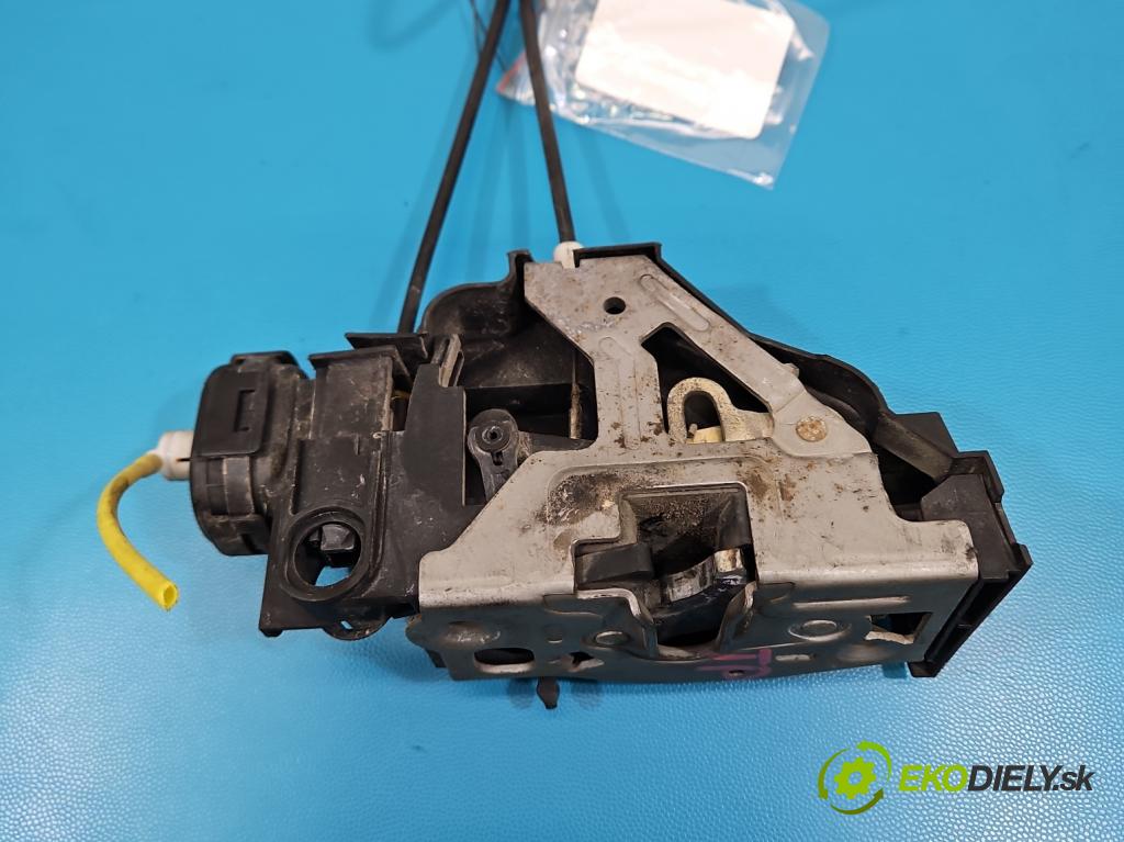 Mercedes A W168 1997-2004 1.7 cdi 95 hp manual 70 kW 1689 cm3 5- zámek zadní pravý