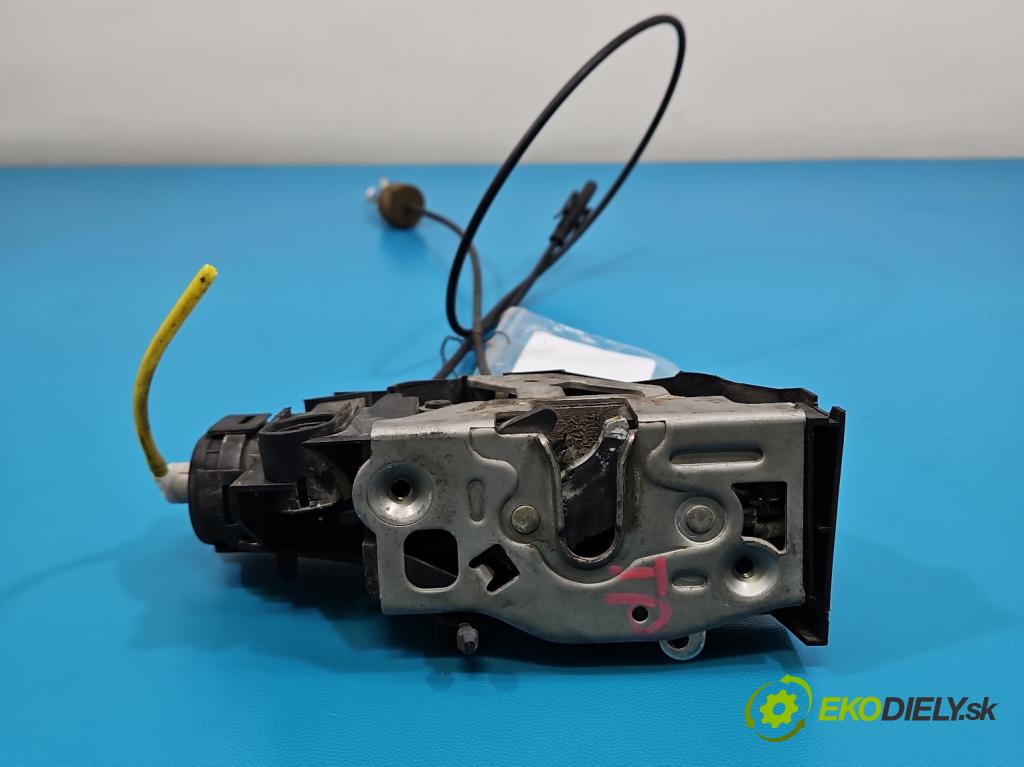 Mercedes A W168 1997-2004 1.7 cdi 95 hp manual 70 kW 1689 cm3 5- zámek zadní pravý