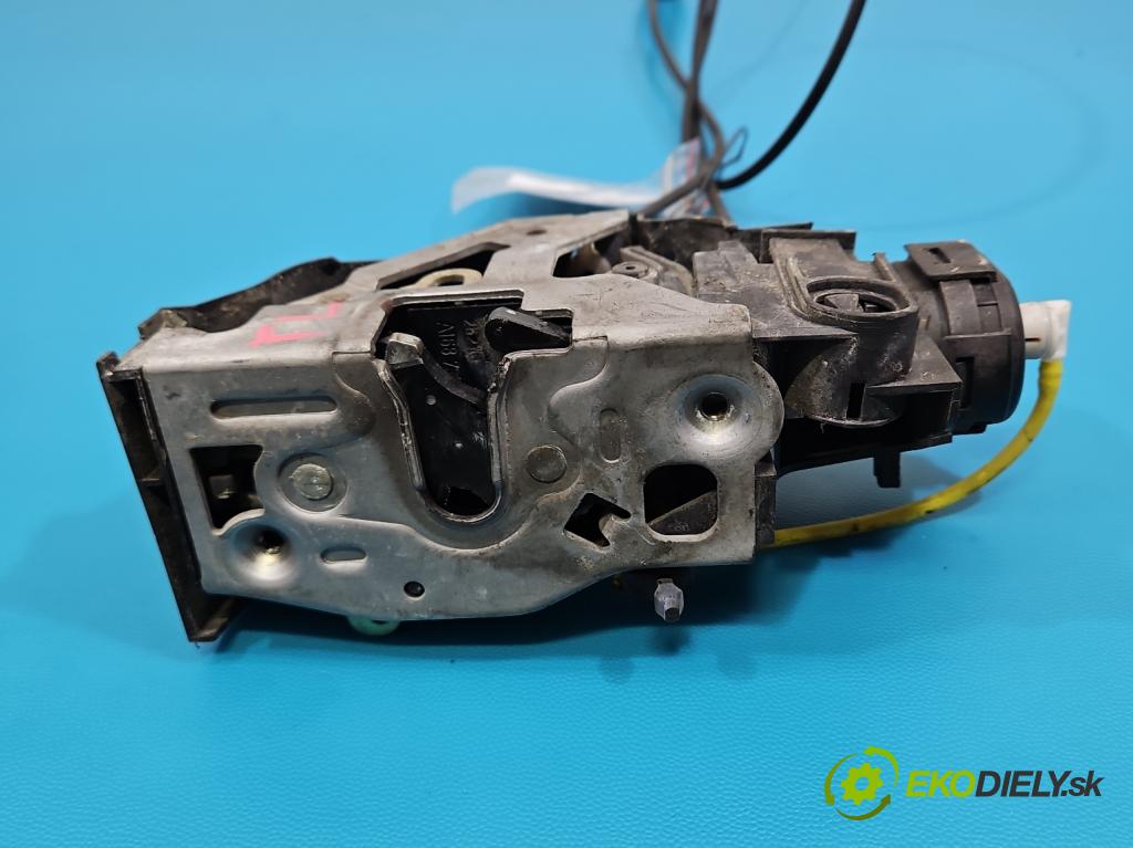 Mercedes A W168 1997-2004 1.7 cdi 95 hp manual 70 kW 1689 cm3 5- zámek zadní levý