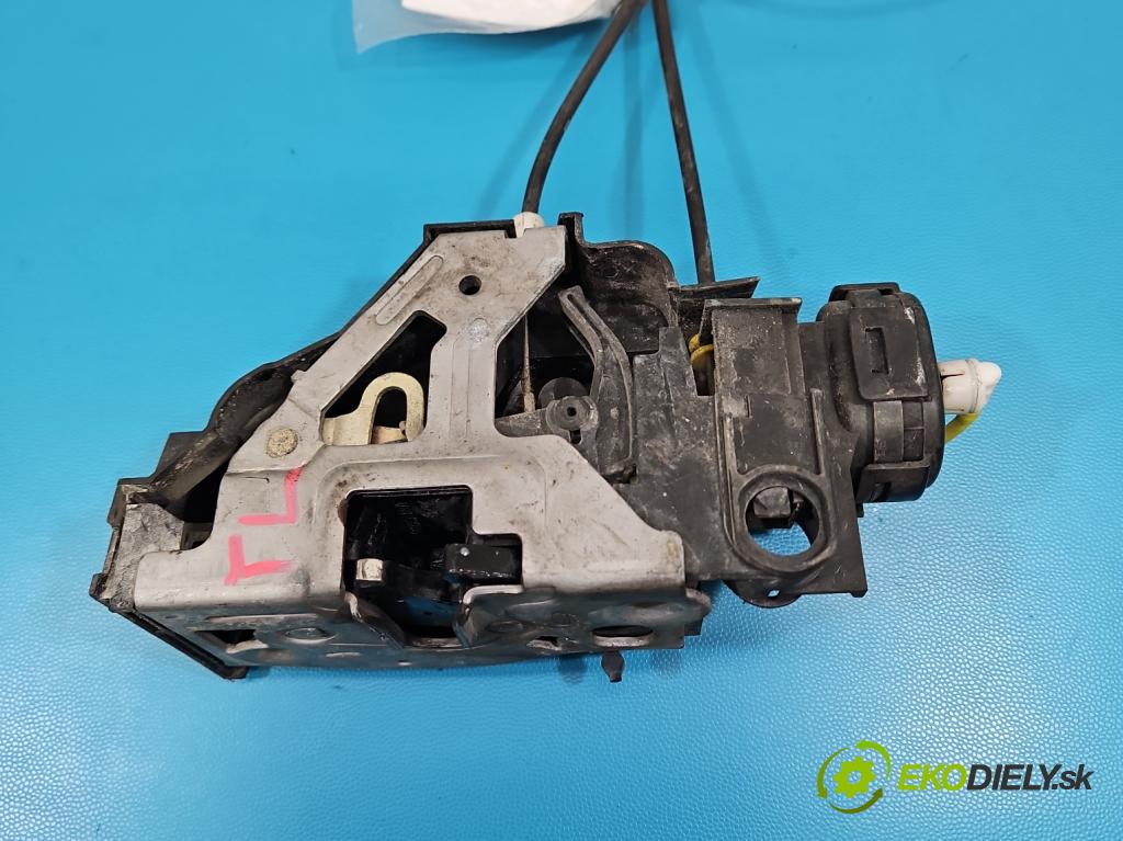 Mercedes A W168 1997-2004 1.7 cdi 95 hp manual 70 kW 1689 cm3 5- zámek zadní levý