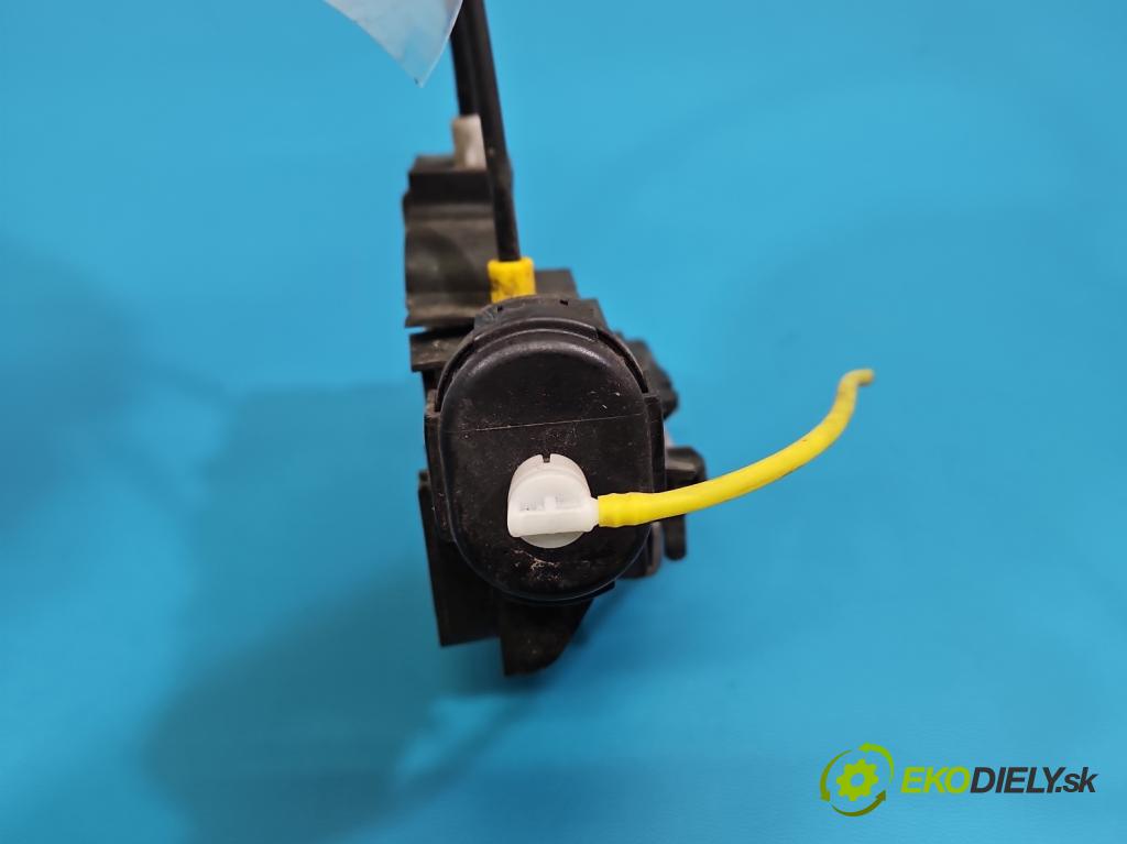 Mercedes A W168 1997-2004 1.7 cdi 95 hp manual 70 kW 1689 cm3 5- zámek zadní levý