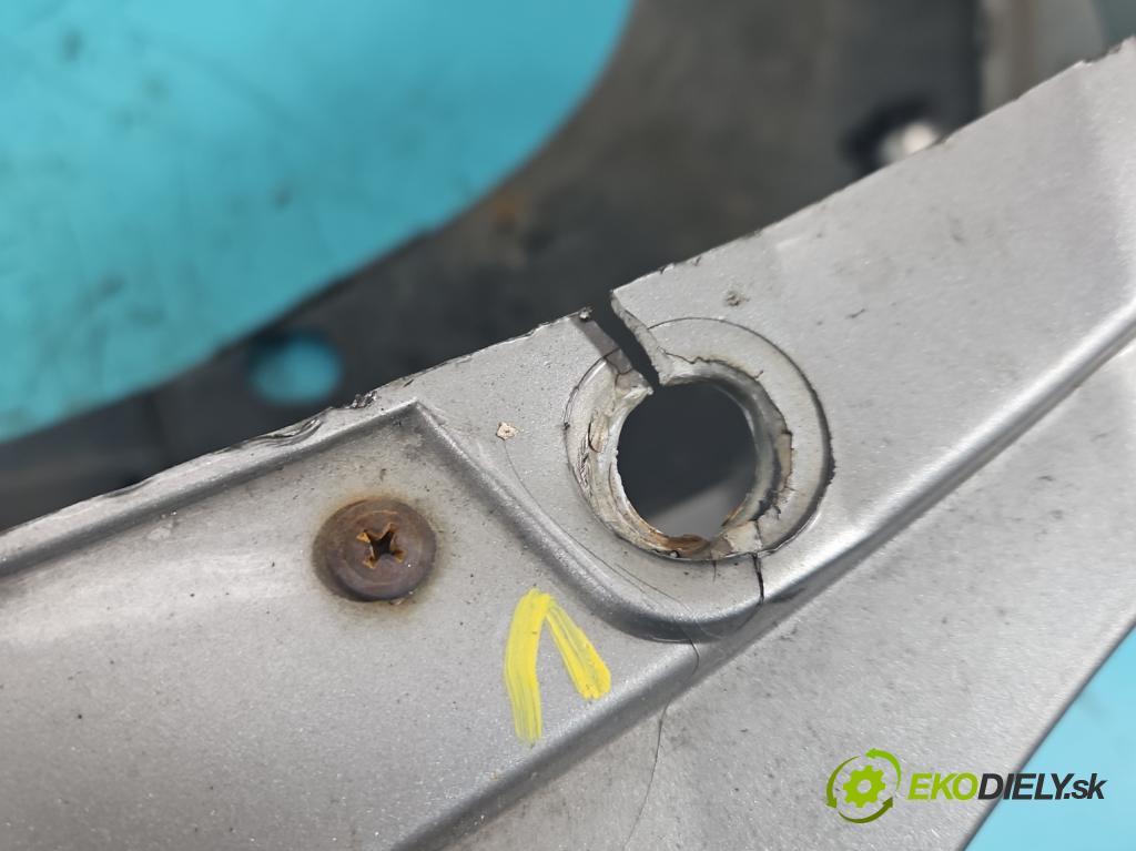 Skoda Octavia II 2004-2013 1.9 tdi 105 HP manual 77 kW 1896 cm3 5- nárazník predné 1Z0807221 (Kľučka dverí ostatné)