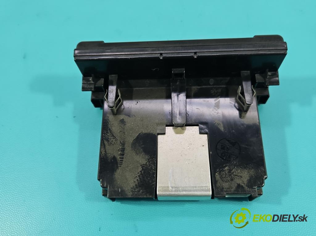 Volvo V50 2.0d 136 HP manual 100 kW 1997 cm3 5- Zobrazit: 8696495 (Prístrojová doska)