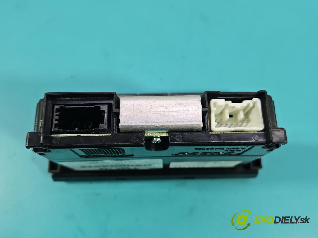 Volvo V50 2.0d 136 HP manual 100 kW 1997 cm3 5- Zobrazit: 8696495 (Prístrojová doska)