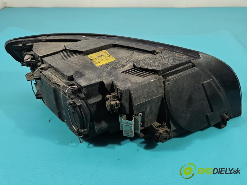 Volvo V50 2.0d 136 HP manual 100 kW 1997 cm3 5- Reflektor: ľavý 30698885 (Kľučka dverí ostatné)