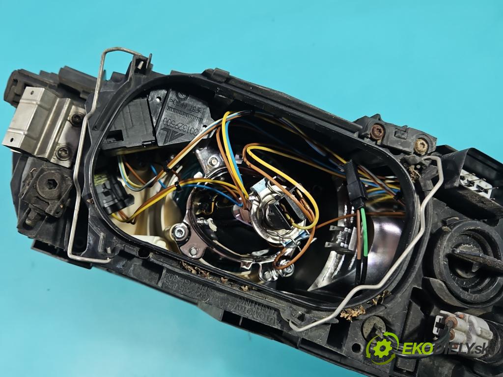 Volvo V50 2.0d 136 HP manual 100 kW 1997 cm3 5- Reflektor: ľavý 30698885 (Kľučka dverí ostatné)