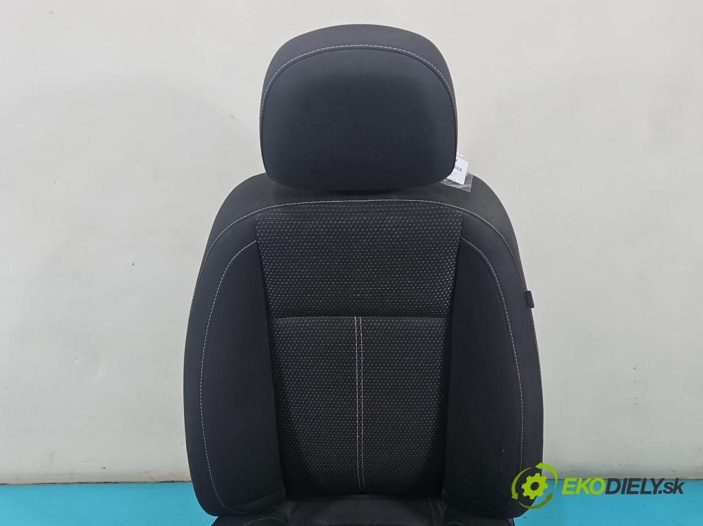 Opel Astra IV 2009-2015 1.7 cdti 125 hp manual 92 kW 1686 cm3 5- Sedadlo levý  (Sedadlo)