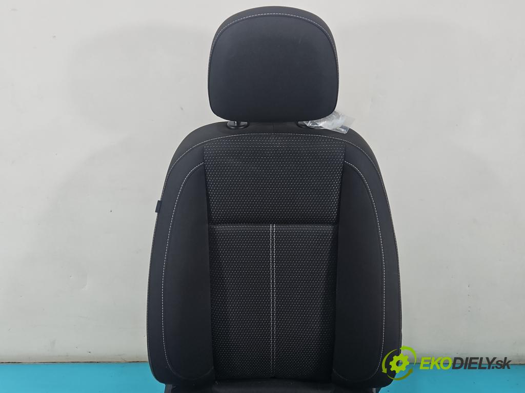 Opel Astra IV 2009-2015 1.7 cdti 125 hp manual 92 kW 1686 cm3 5- Sedadlo pravý  (Sedadlo)