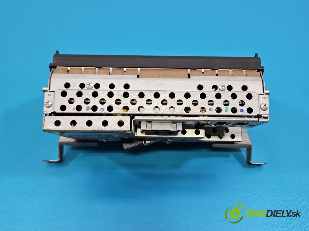 Land rover Range Rover sport I L320 3.6 TD V8 272 HP automatic 200 kW 3628 cm3 5- Zobrazit: 462200-5407 (Prístrojová doska)