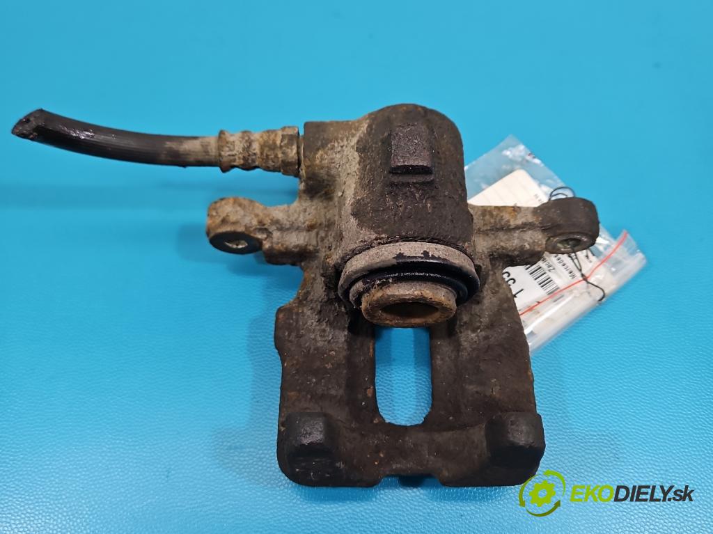 Mercedes A W168 1997-2004 1.7 cdi 95 HP manual 70 kW 1689 cm3 5- brzdič zadné pravý  (Kľučka dverí ostatné)