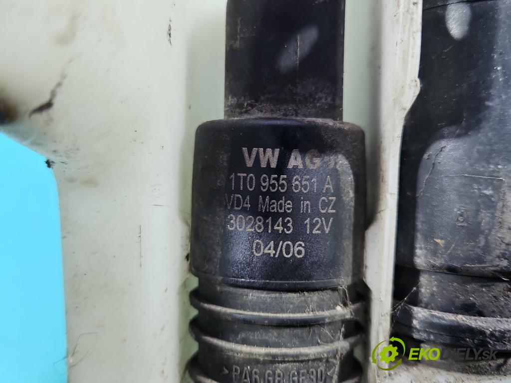 Vw Touran I 2003-2015 2.0 tdi 160 HP manual 118 kW 1968 cm3 5- nádržka tekutina: ostrekovačov 1T0955453C
