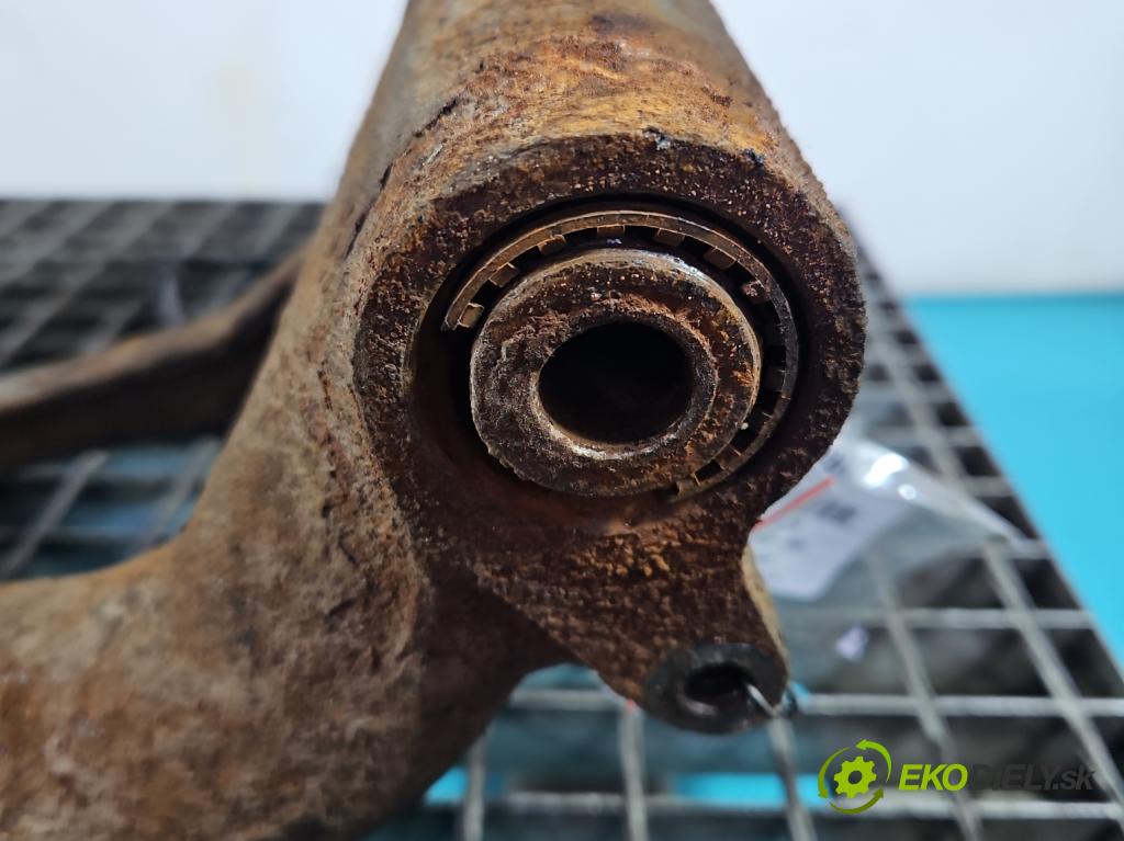 Mercedes A W168 1997-2004 1.7 cdi 95 HP manual 70 kW 1689 cm3 5- Rozbočovač: kolesa zadné ľavé