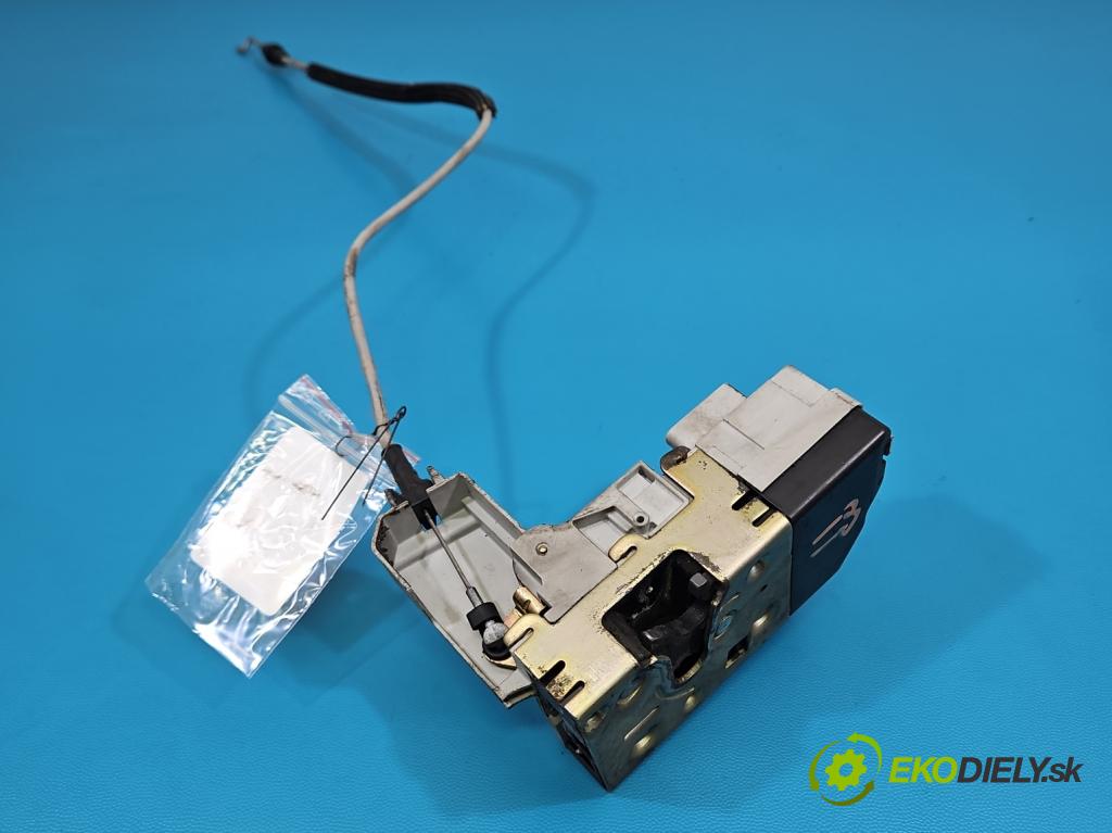 Peugeot 307 1.6 16V 109 HP manual 80 kW 1587 cm3 5- zámok predné pravý 