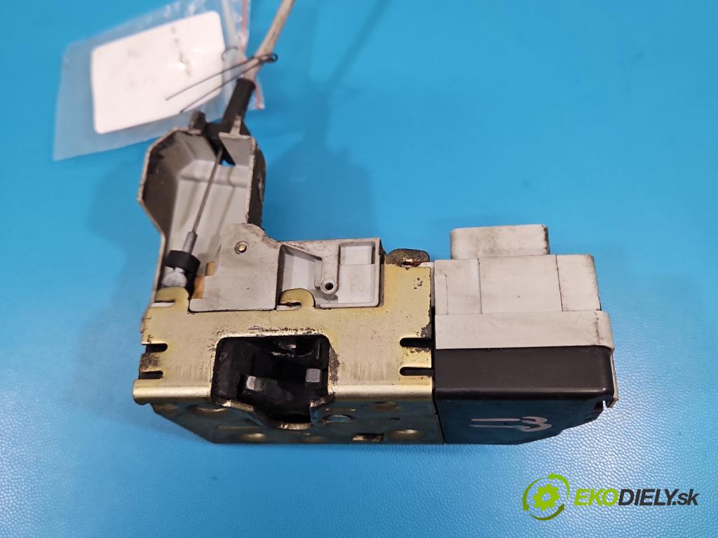 Peugeot 307 1.6 16V 109 HP manual 80 kW 1587 cm3 5- zámok predné pravý