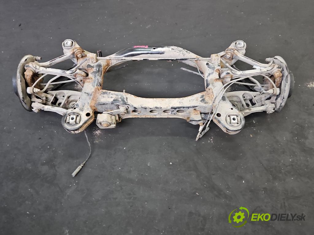 Bmw 1 E87 2004-2011 2.0d (M47) 122 hp manual 90 kW 1995 cm3 5- zadní výztuha  (Zadní výztuha)