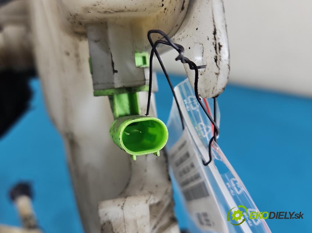 Bmw 1 E87 2004-2011 2.0d 122 HP manual 90 kW 1995 cm3 5- nádržka tekutina: ostrekovačov 7068988-10