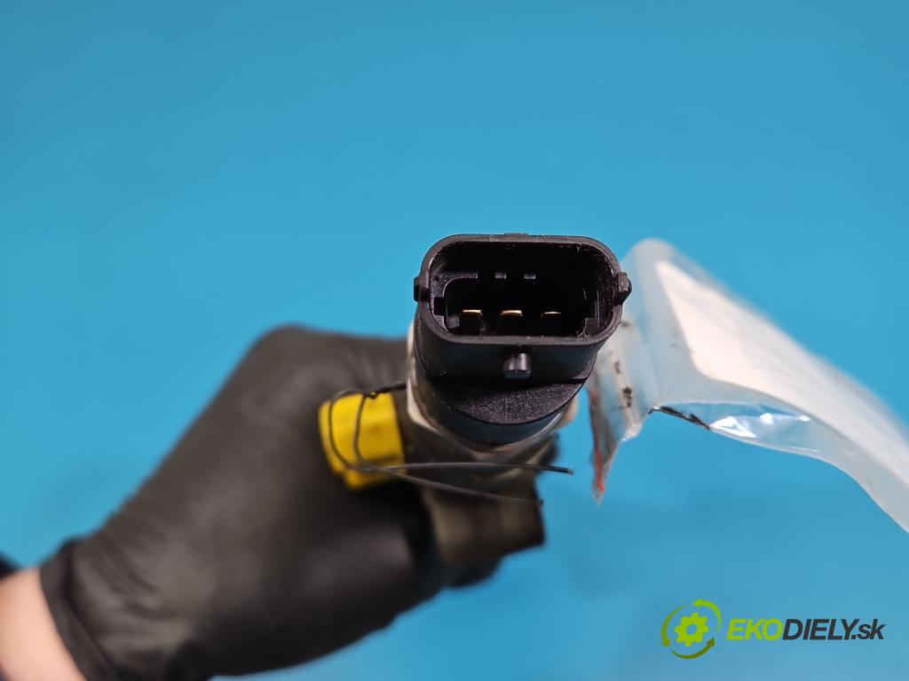 Toyota Yaris I 1999-2005 1.4 D4D 75 HP manual 55 kW 1364 cm3 5- lišta vstrekovacia 0445214032 (Vstrekovacia lišta)