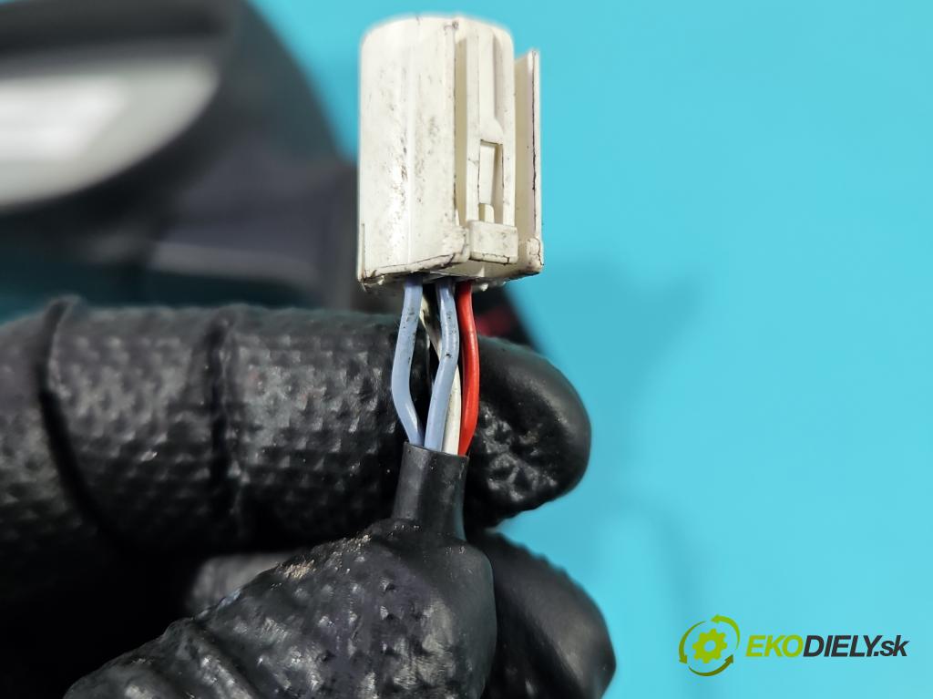 Toyota Auris I 2006-2013 2.0 D4D 126 HP manual 93 kW 1998 cm3 5- zrkadlo ľavé  (Kľučka dverí ostatné)