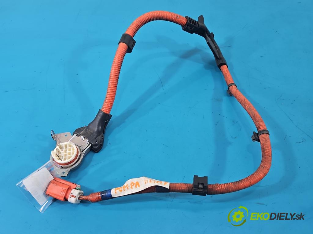 Toyota Auris II 2012-2018 1.8 hybrid 99 HP automatic 73 kW 1798 cm3 5- Zväzok: ostatné 5930-3W