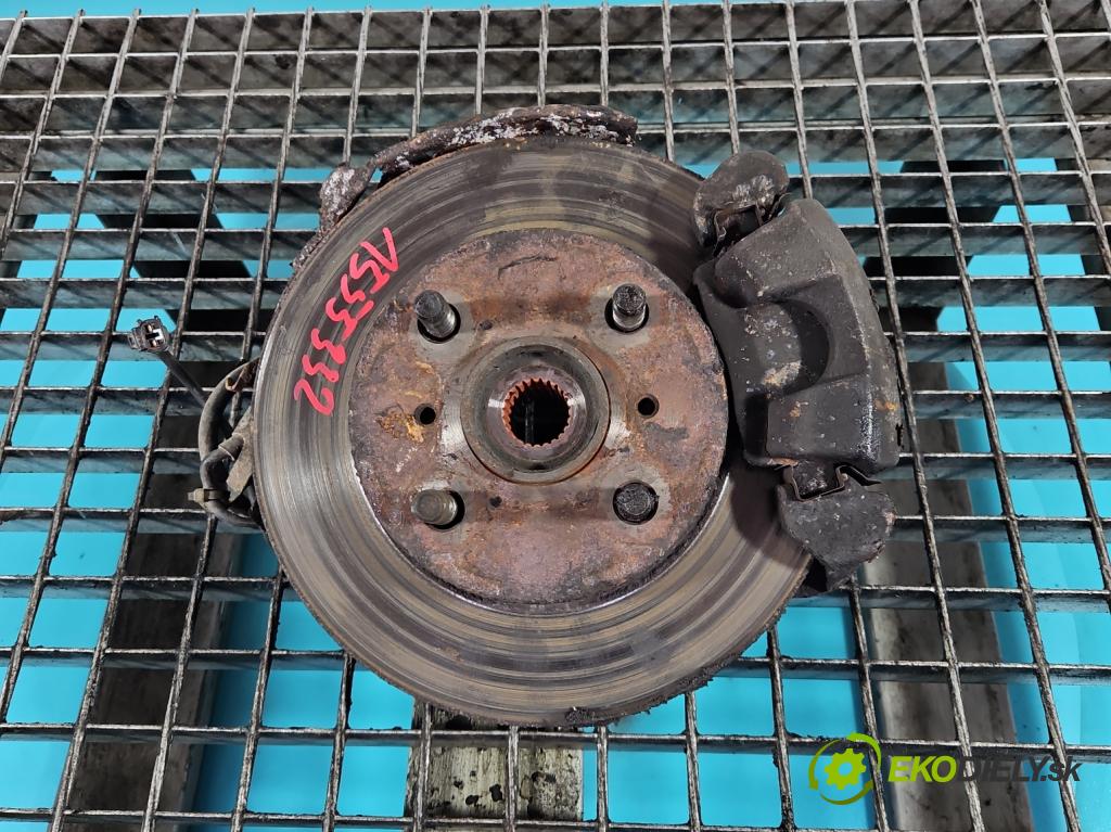 Toyota Yaris I 1999-2005 1.4 D4D 75 hp manual 55 kW 1364 cm3 5- náboj pravé  (Náboj kola)