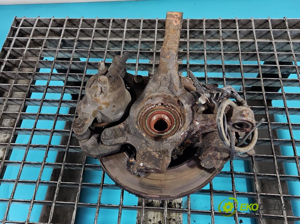 Toyota Yaris I 1999-2005 1.4 D4D 75 hp manual 55 kW 1364 cm3 5- náboj pravé  (Náboj kola)