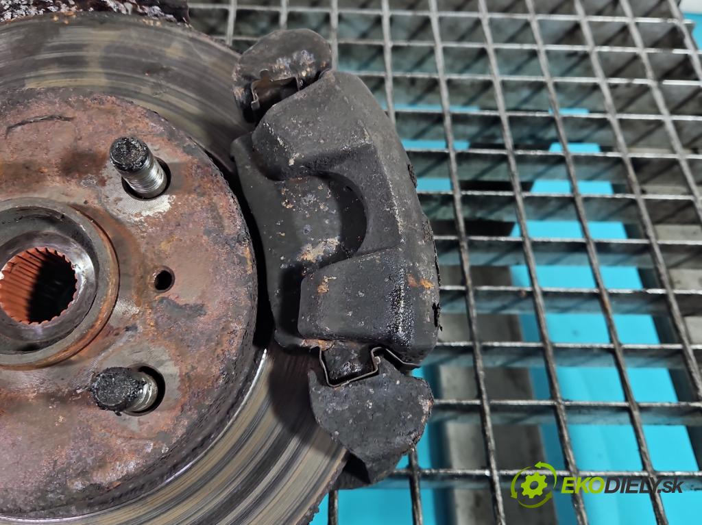 Toyota Yaris I 1999-2005 1.4 D4D 75 HP manual 55 kW 1364 cm3 5- brzdič predné pravý  (Kľučka dverí ostatné)