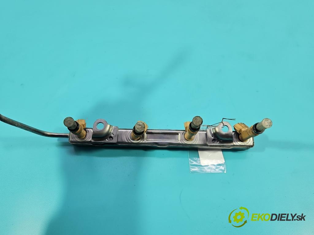 Toyota Auris II 2012-2018 1.8 hybrid 99 HP automatic 73 kW 1798 cm3 5- vstrek 23250-0T030 (Vstrekovač paliva)