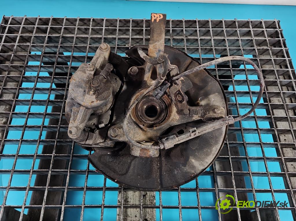 Toyota Avensis II T25 2003-2008 1.8 vvti 129 hp manual 95 kW 1794 cm3 4- náboj pravé  (Náboj kola)