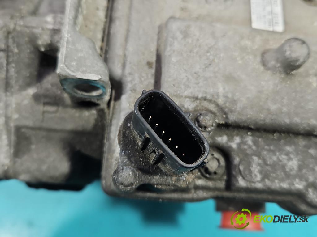 Toyota Auris II 2012-2018 1.8 hybrid 99 hp automatic 73 kW 1798 cm3 5- Kompresor: klíma 042200-1032 (Kompresor klimatizace)