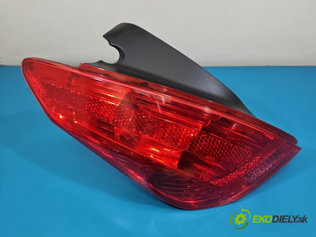 Peugeot 308 I 2007-2013 1.6 hdi 92 HP manual 68 kW 1560 cm3 5- svetlo / reflektor zadné ľavé  (Kľučka dverí ostatné)