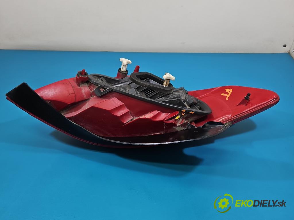 Peugeot 308 I 2007-2013 1.6 hdi 92 hp manual 68 kW 1560 cm3 5- světlo zadní pravé 9680425680 (Klika dveří ostatní)