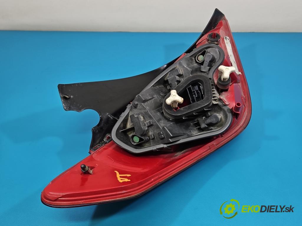 Peugeot 308 I 2007-2013 1.6 hdi 92 hp manual 68 kW 1560 cm3 5- světlo zadní pravé 9680425680 (Klika dveří ostatní)