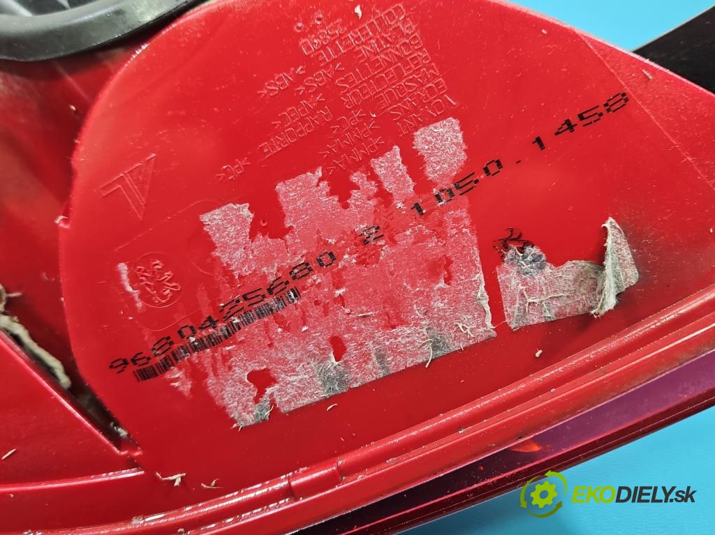 Peugeot 308 I 2007-2013 1.6 hdi 92 hp manual 68 kW 1560 cm3 5- světlo zadní pravé 9680425680 (Klika dveří ostatní)