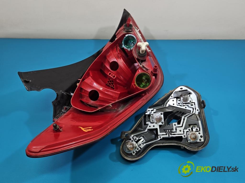 Peugeot 308 I 2007-2013 1.6 hdi 92 hp manual 68 kW 1560 cm3 5- světlo zadní pravé 9680425680 (Klika dveří ostatní)